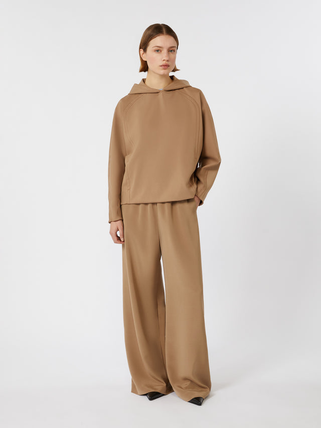 Comfortable trousers in stretch crêpe de Chine