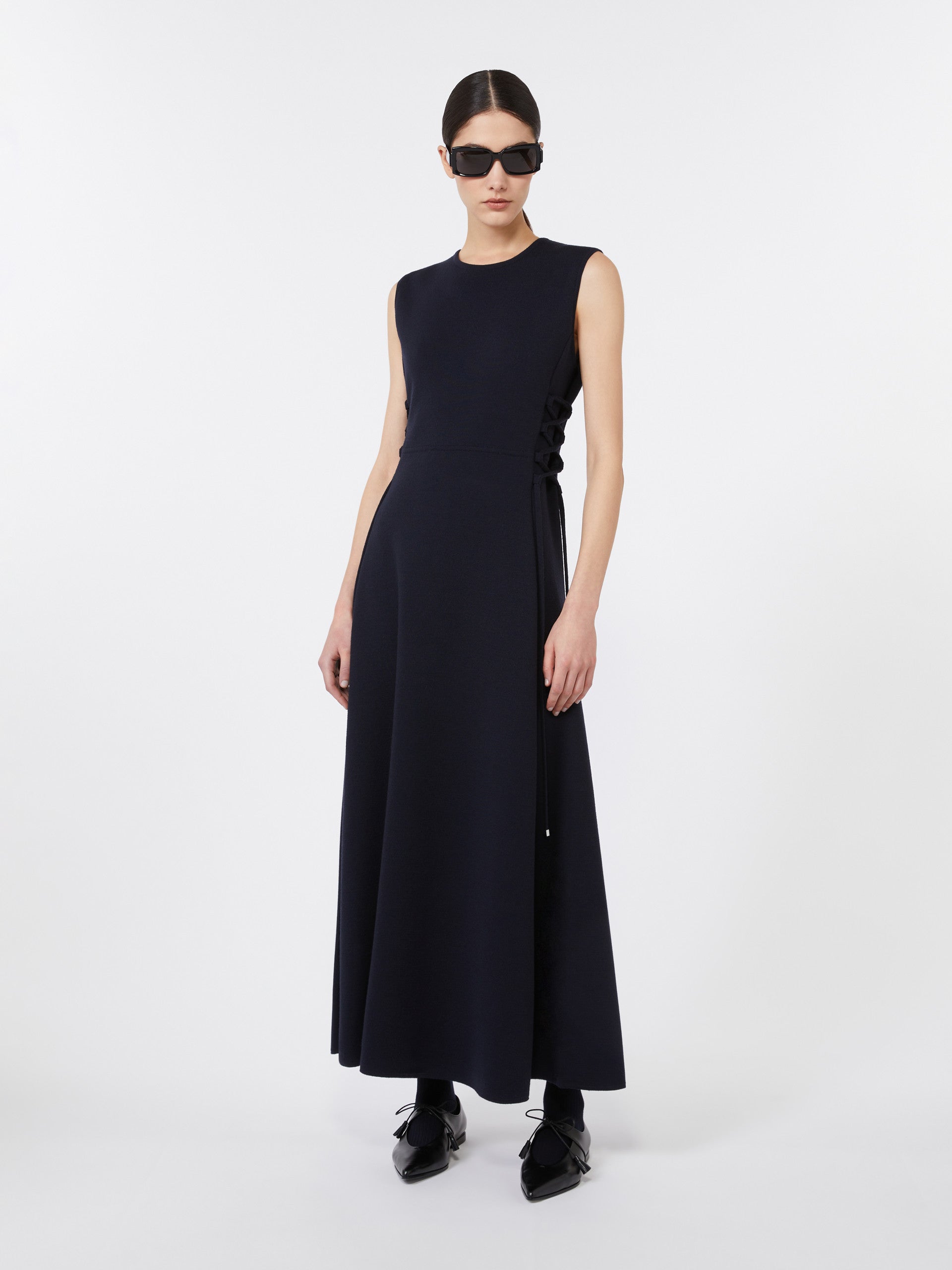 Sleeveless wool dress