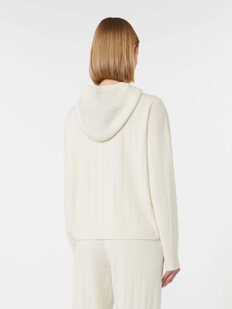 Cashmere yarn cardigan