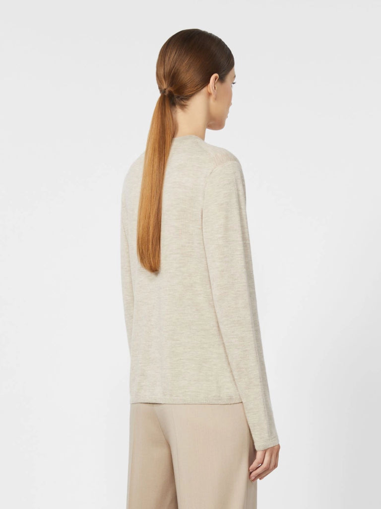 Cashmere yarn sweater