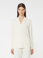 Cashmere yarn sweater