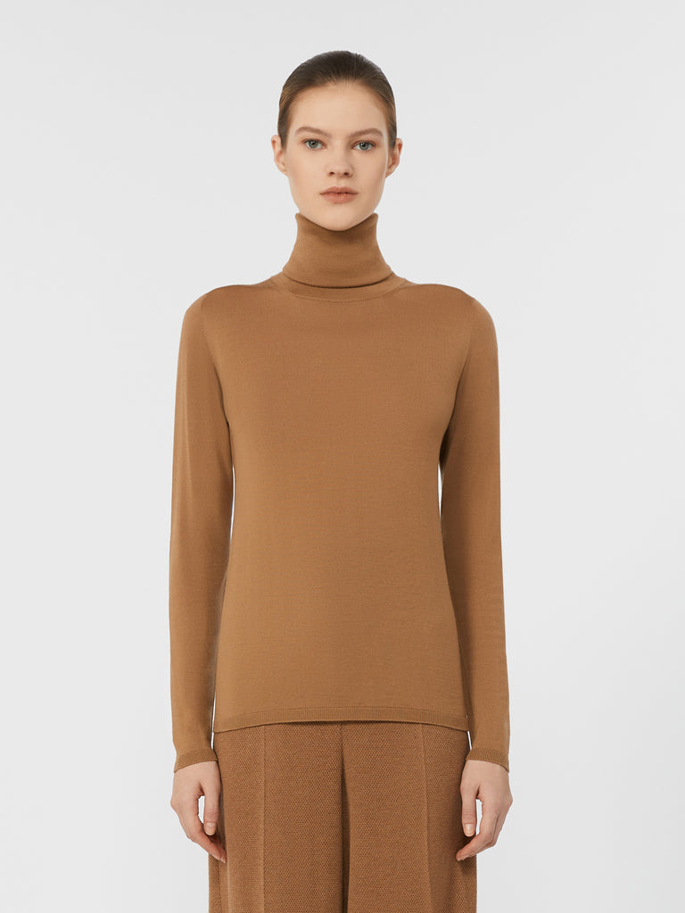 Wool knit turtleneck jumper