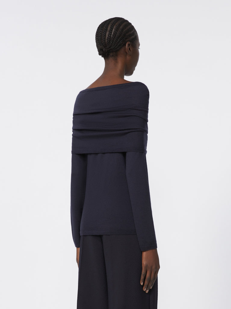 Lightweight cashmere sweater