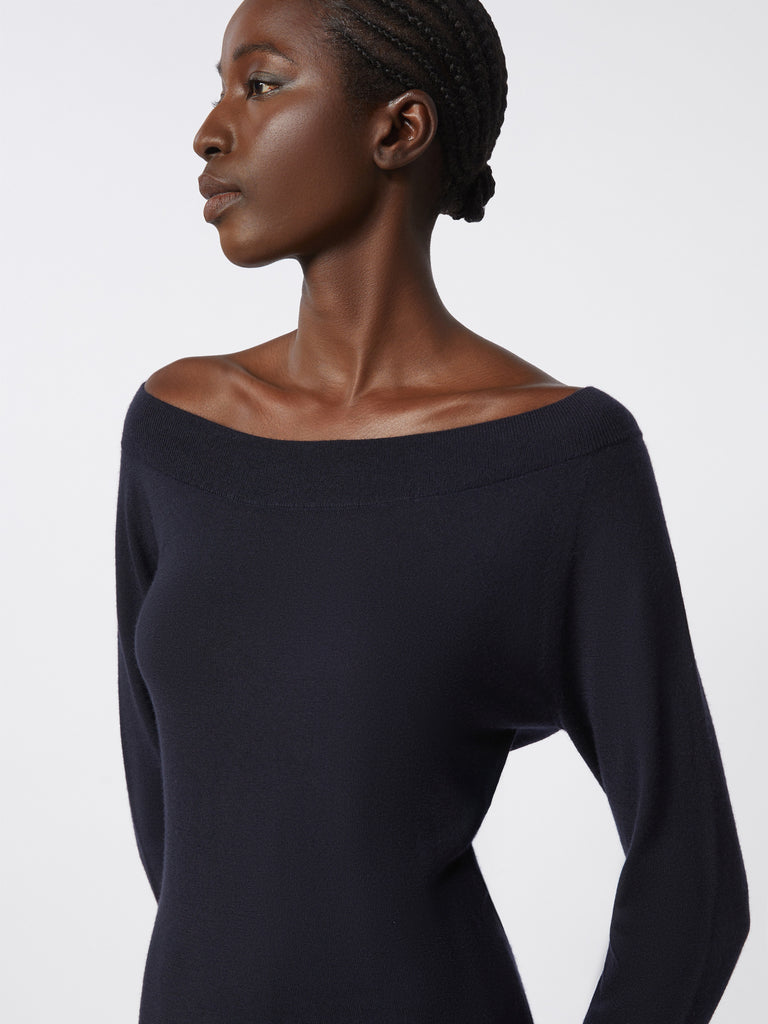 Lightweight cashmere sweater