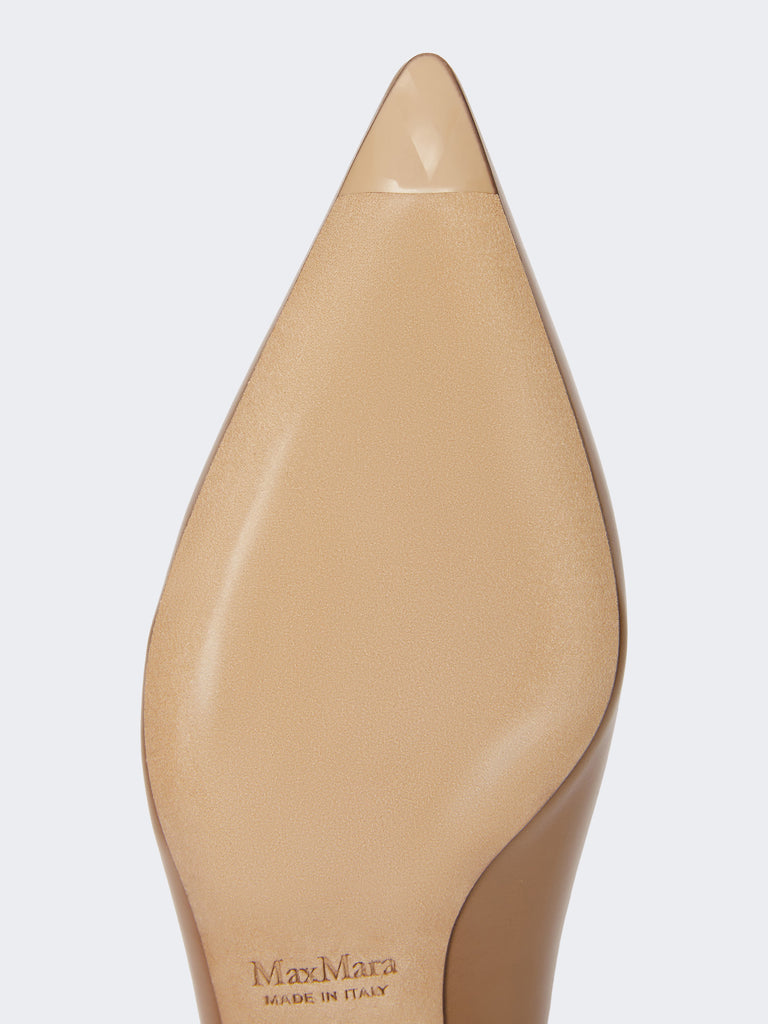 Kitten-heel leather court shoes