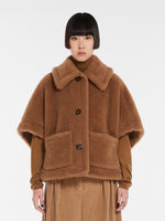 Teddy fabric short cape