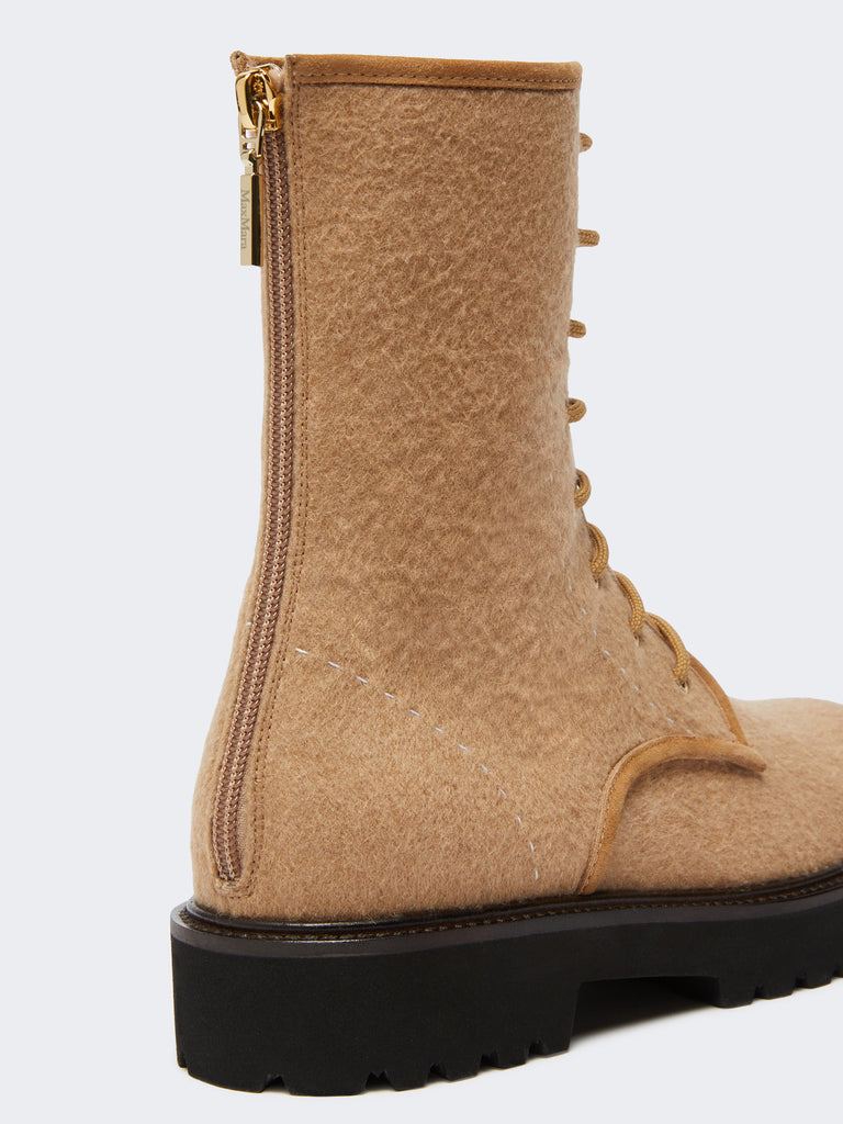 Water-repellent camel combat boots