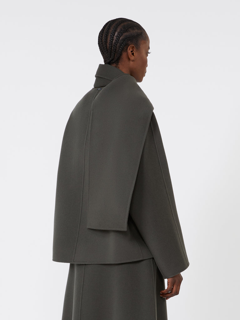 Cropped jacket in double-sided wool