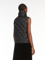 Water-repellent nylon canvas gilet