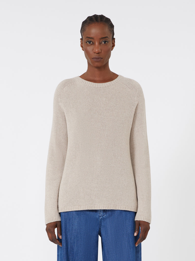 Comfortable wool and cashmere sweater