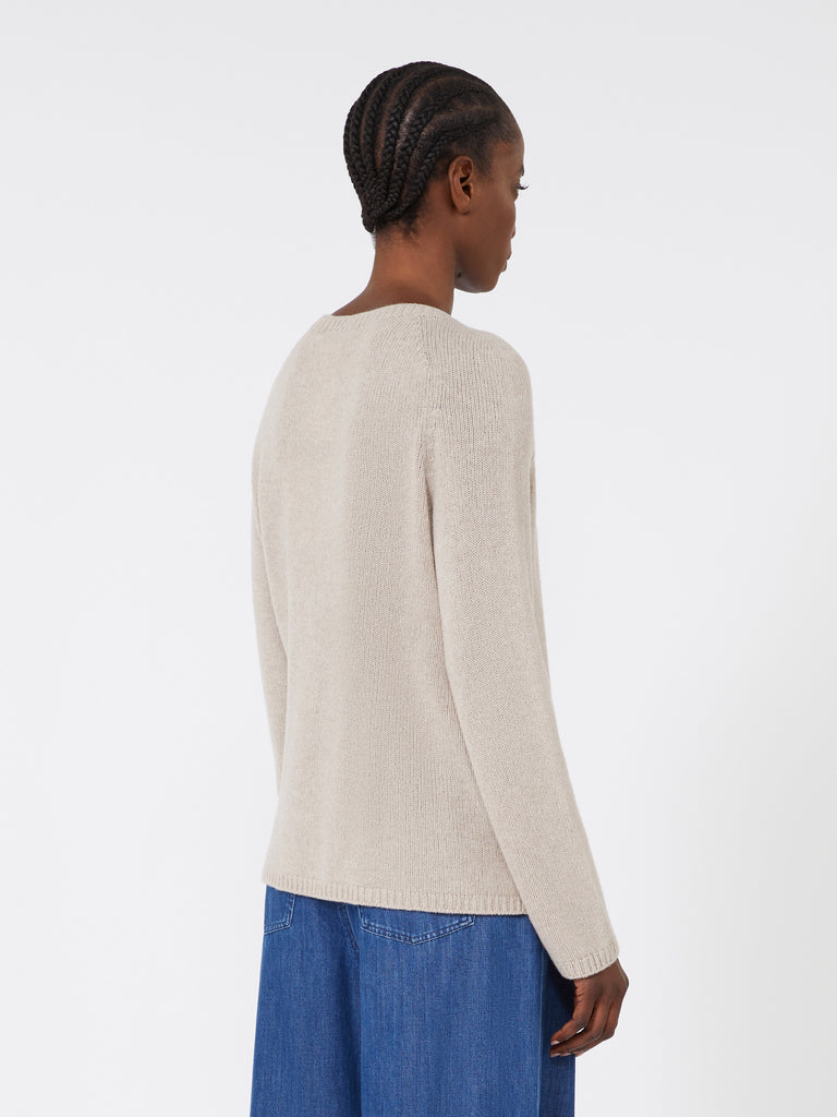 Comfortable wool and cashmere sweater
