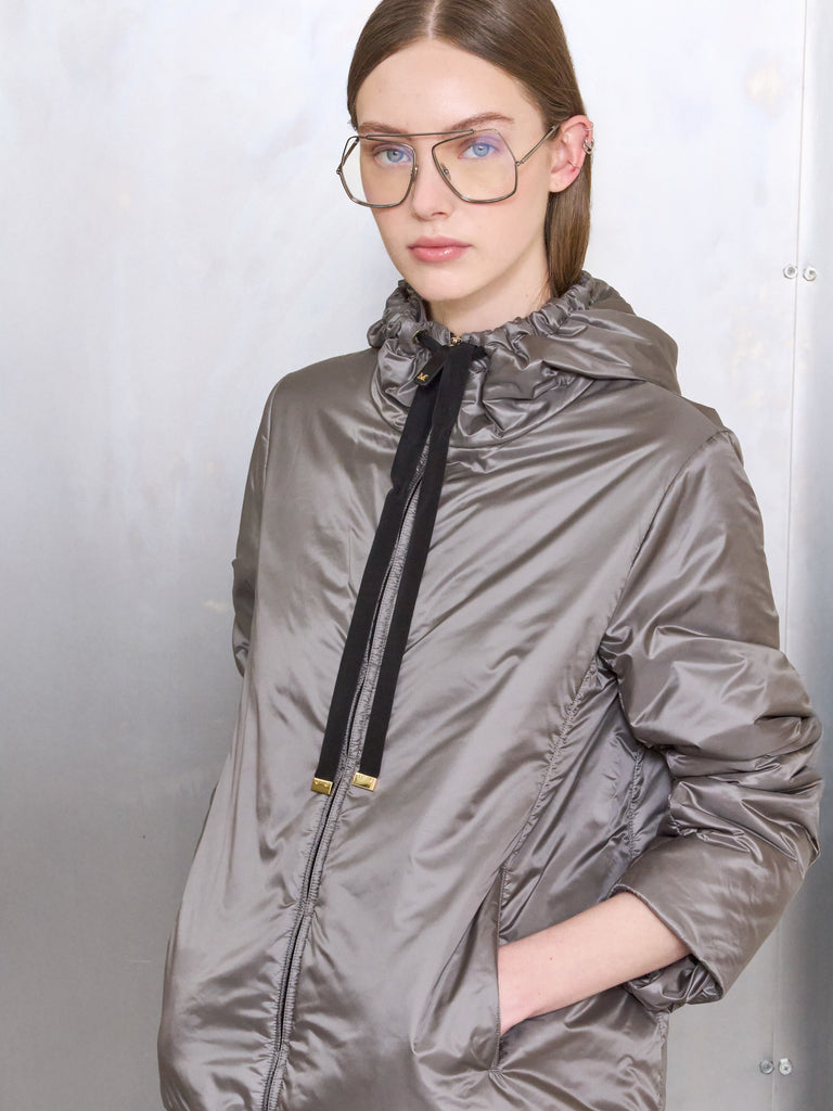 max mara جاكيت مبطن من الكانفاس الطارد للماء وبغطاء للرأس