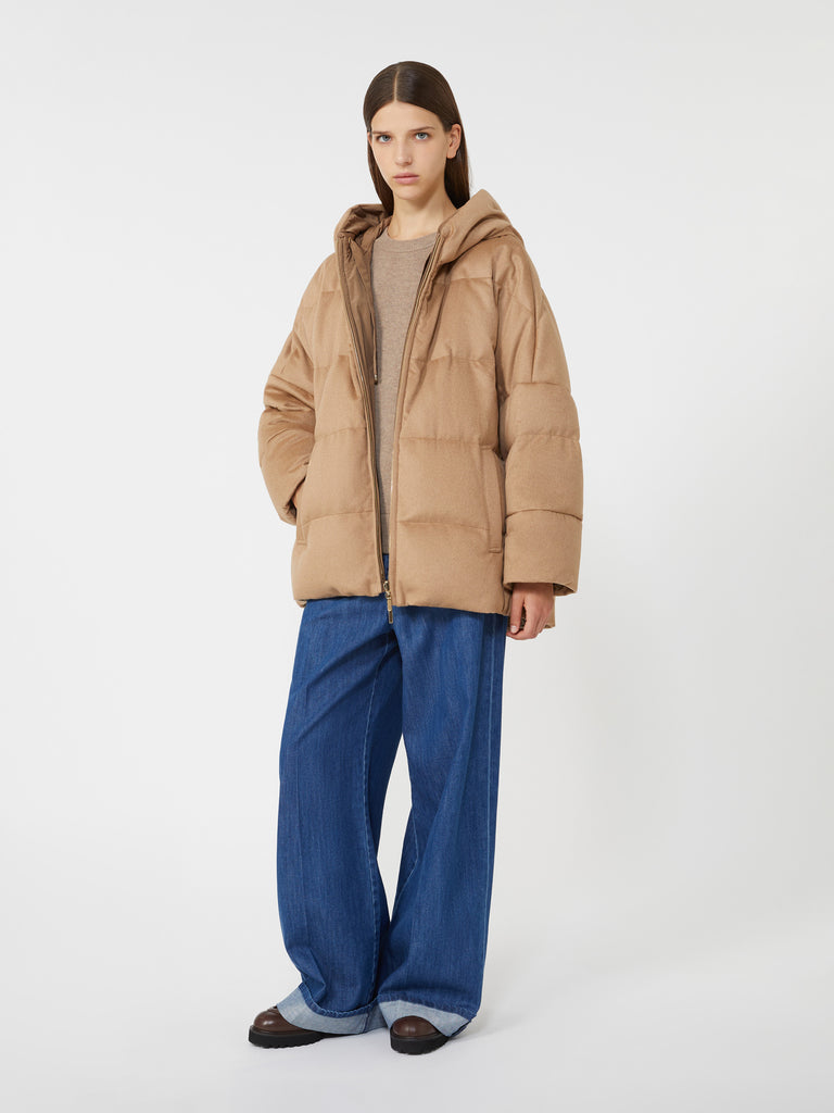 Reversible down jacket in camel and water-repellent taffeta