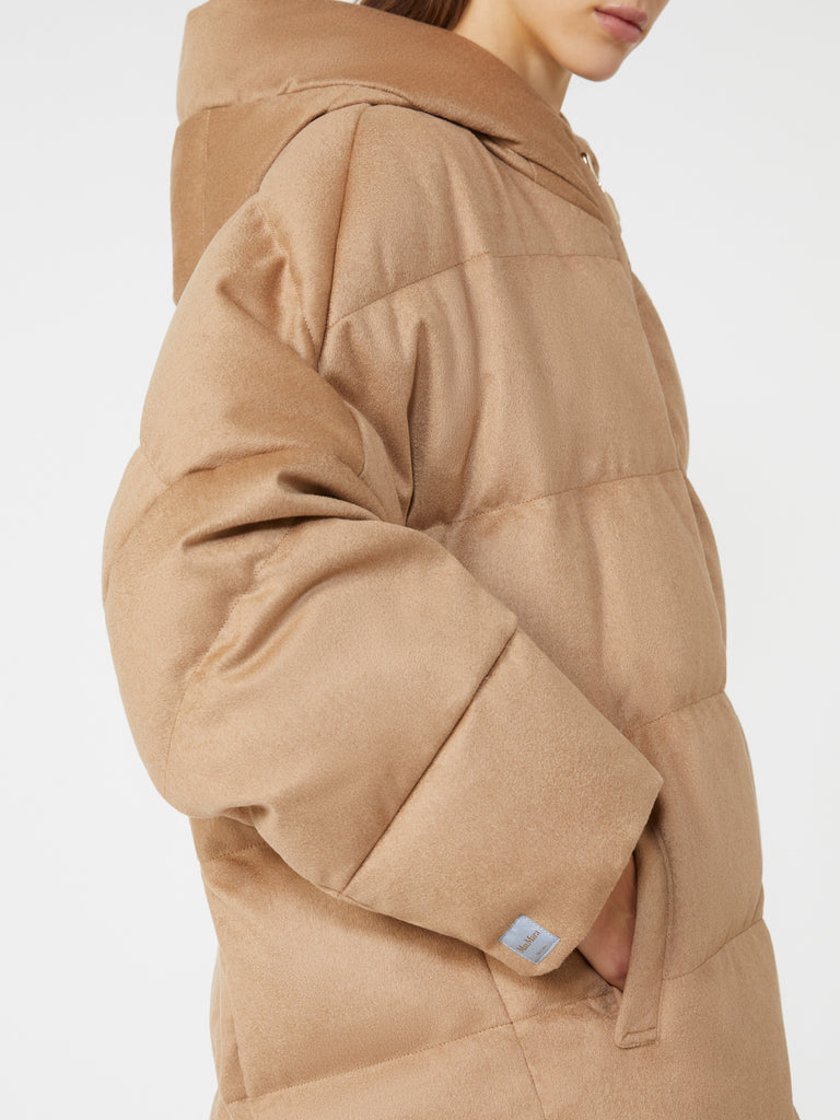 Reversible down jacket in camel and water-repellent taffeta