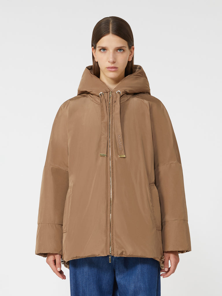 Reversible down jacket in camel and water-repellent taffeta