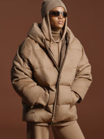 Reversible down jacket in camel and water-repellent taffeta