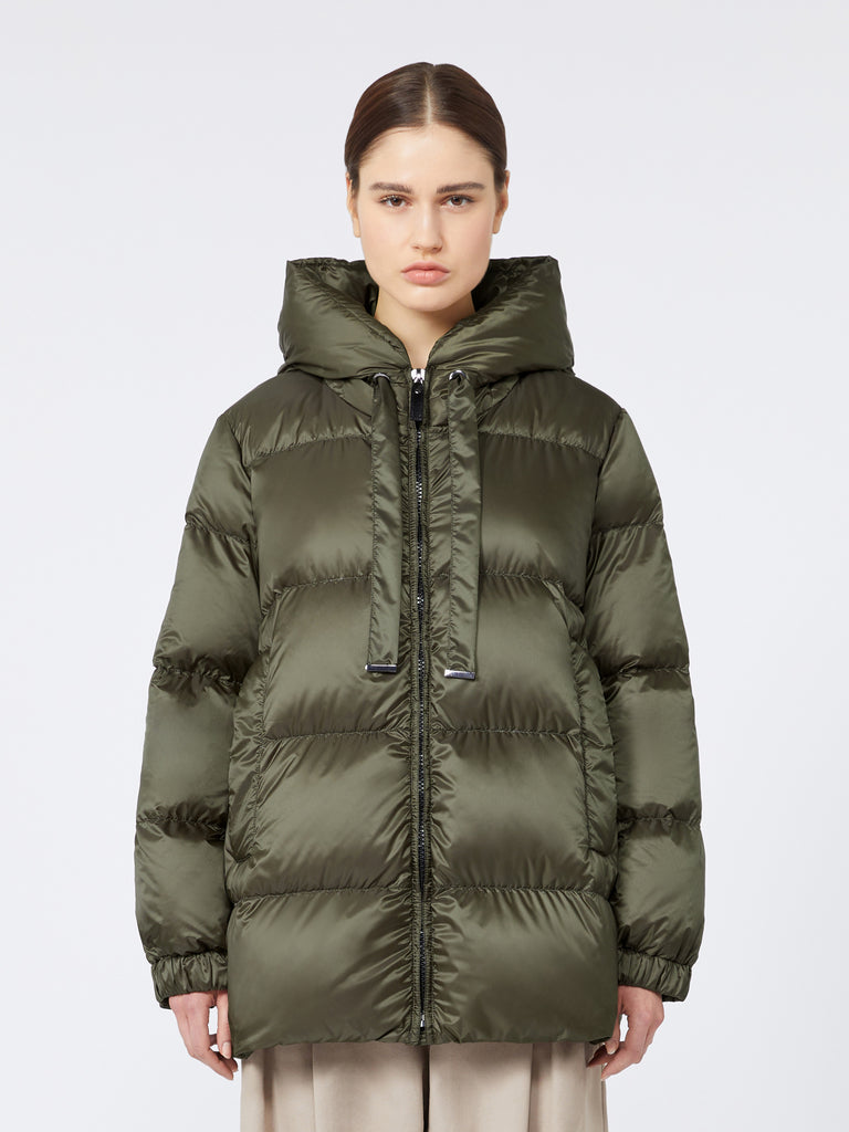 Down jacket in water-repellent canvas