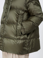 Down jacket in water-repellent canvas