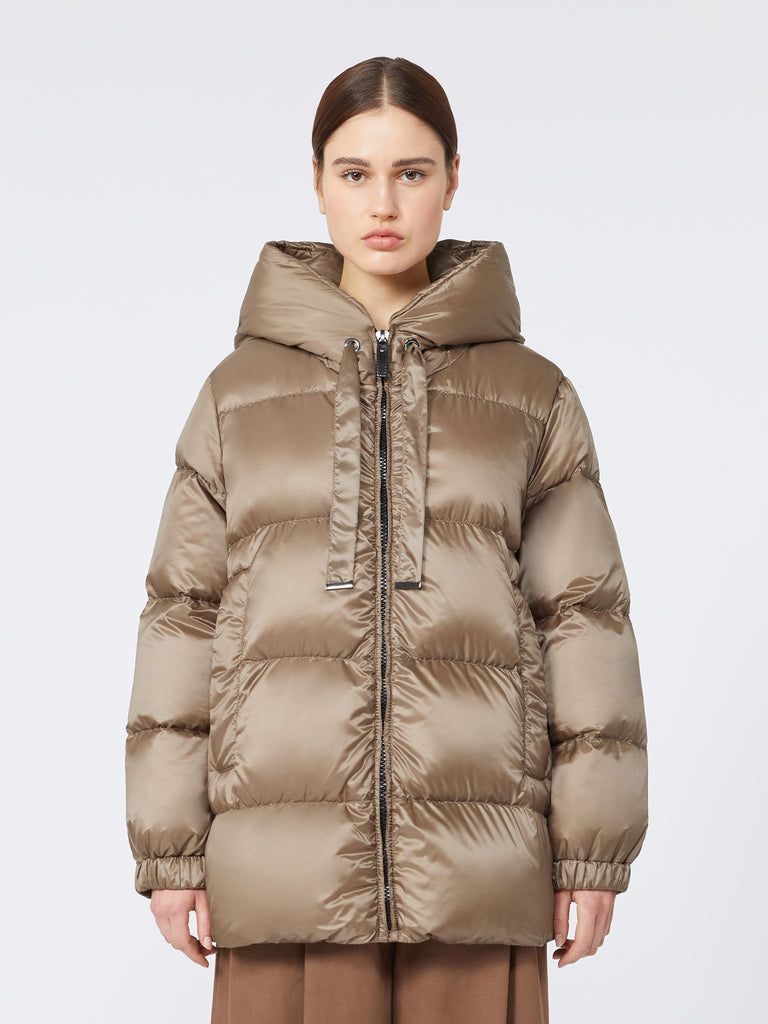 Down jacket in water-repellent canvas