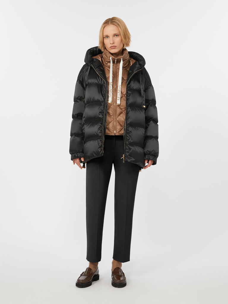 Down jacket in water-repellent taffeta