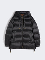 Down jacket in water-repellent taffeta