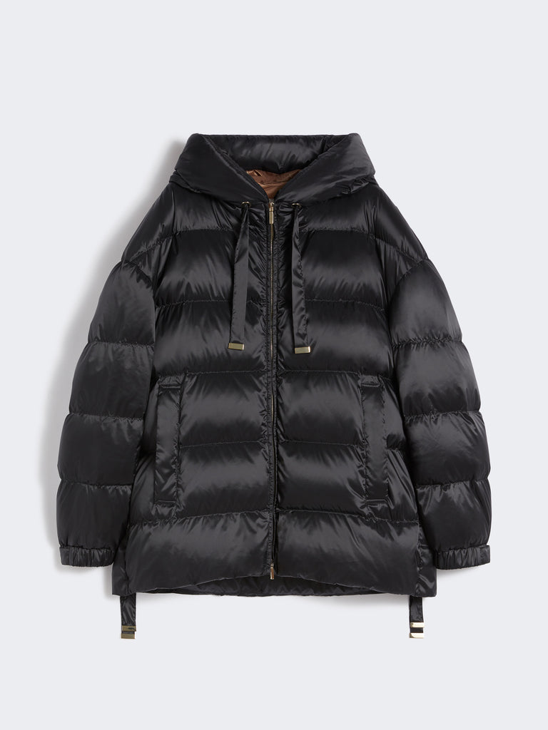 Down jacket in water-repellent taffeta
