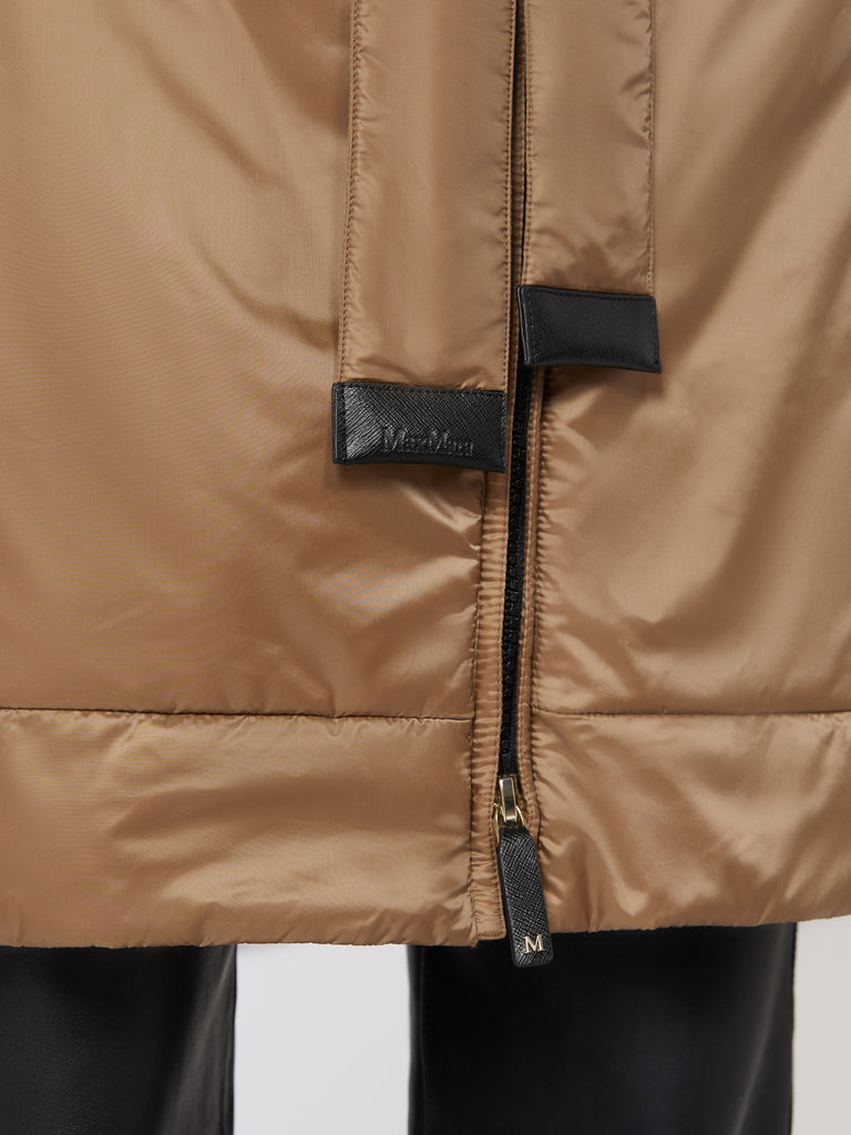 max mara جاكيت باركا مبطن من الكانفاس الطارد للماء