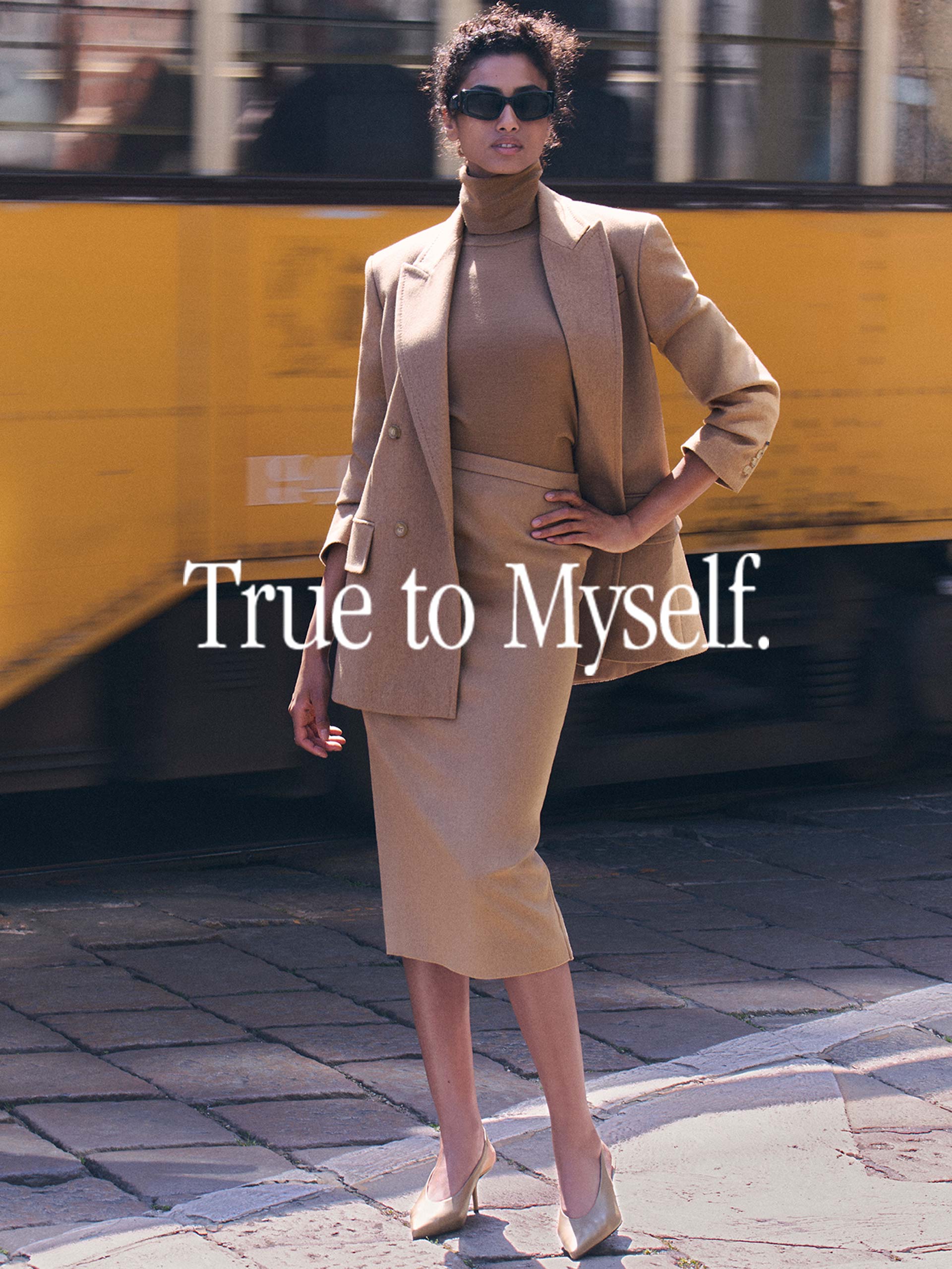 Max Mara Olimpia: Iconic Double-breasted Jacket in Pure Camel Hair